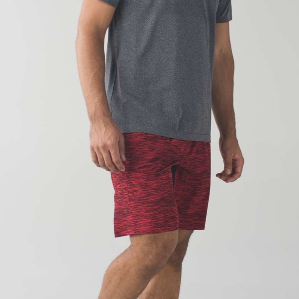 Like New Lululemon Assert Short 9" Tactic Static Red Black Cherry Unlined